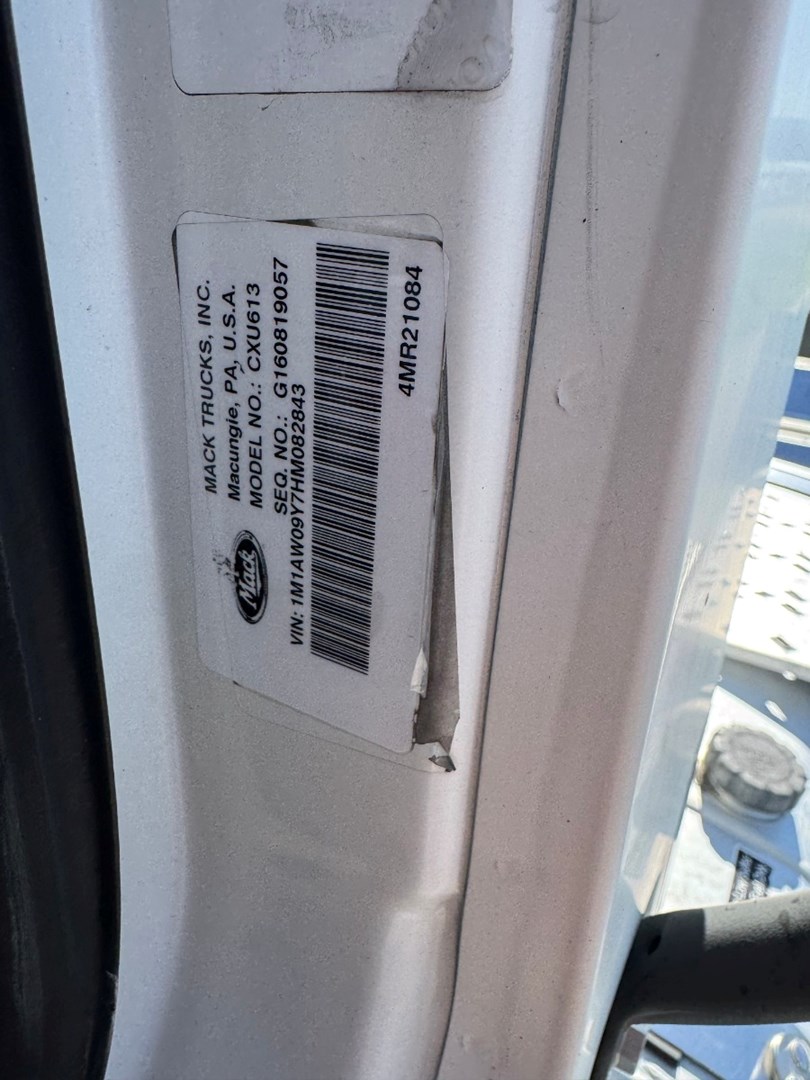 2017 MACK CXU613 - USED TRUCKS DAY CAB - image 18